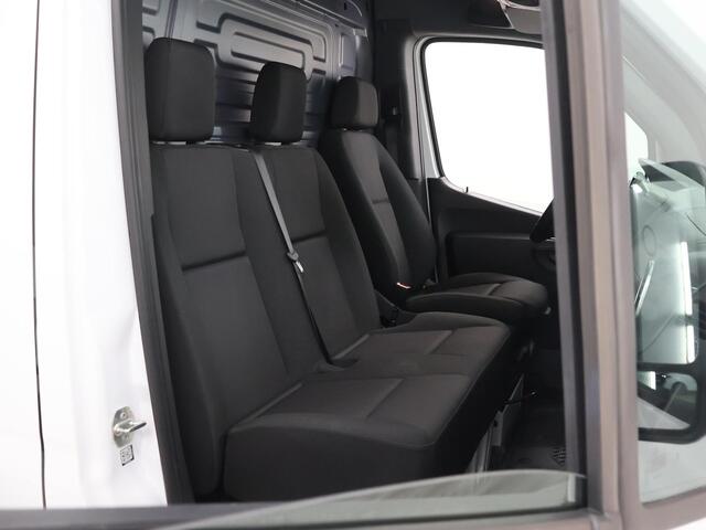 Mercedes-Benz SPRINTER 317 CDI | Aut. | L2 H2 | Pro | 3-zits | Airco | Cruise Control | 3500 KG. AHW | Parkeercamera | Certified