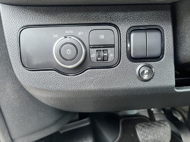 Mercedes-Benz SPRINTER 319 1.9 CDI L3 RWD DC 190pk 433 Wielbasis Trekhaak 3500kg trekgewicht Airco Cruise controle 6-Persoons Telefoonverbinding Werkverlichting Euro 6