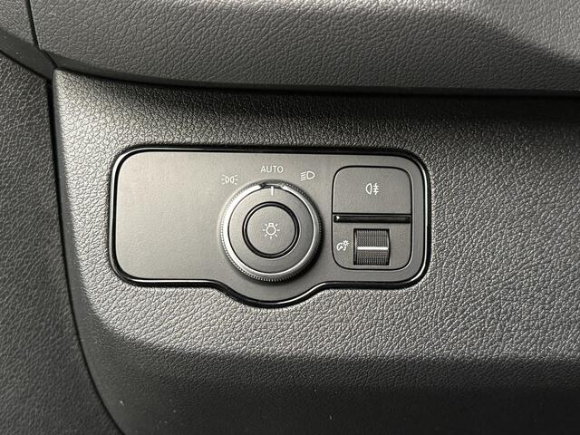 Mercedes-Benz SPRINTER Automaat L2H2 | Led | LMV ¤ 1900,-- meerprijs | Camera | Multimedia | Airco | Cruise | 3-Zits