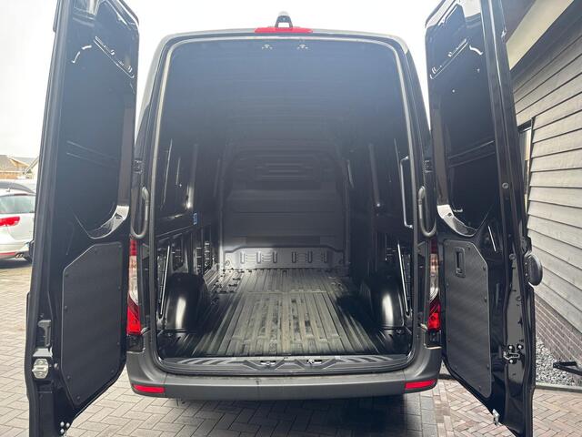 Mercedes-Benz SPRINTER 319 1.9 CDI L2H2 RWD