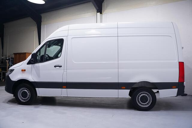 Mercedes-Benz SPRINTER 317 CDI 170 pk Aut. L2H2 Navi, 360 Camera Laadruimte Pakket, PDC V+A, Cruise Control, 3-Zits