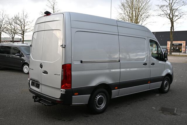 Mercedes-Benz SPRINTER 317 CDI L2H2 RWD 3500 kg trekhaak, MBUX met camera, Comfort stoel, Etc.