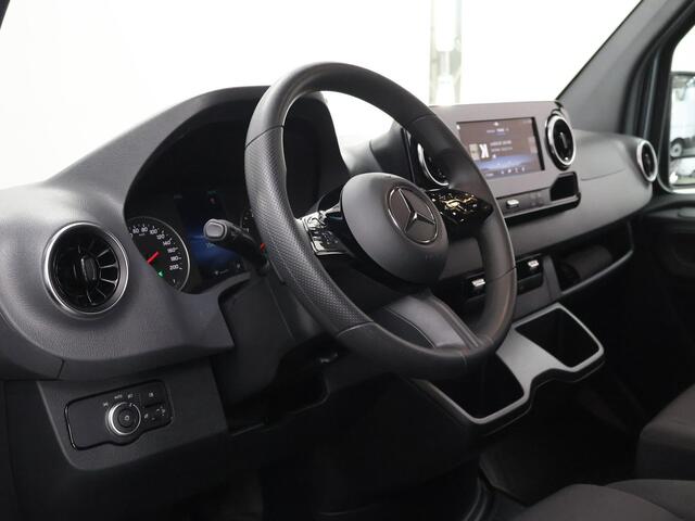 Mercedes-Benz SPRINTER 317 CDI | Aut. | L2 H1 | Pro | 3-zits | Parkeercamera | Trekhaak 3500 KG. | Alarm | Certified