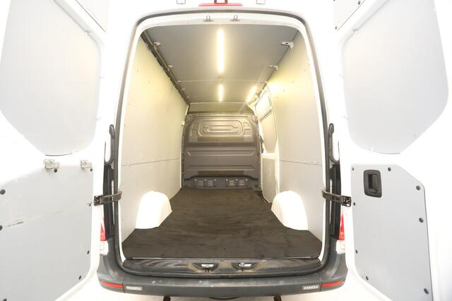 Mercedes-Benz SPRINTER 317 CDI 170PK L2H2 | 3500kg Trekgew. | Trekh. | Aut. | Airco | Adap. Cruise | Camera | Carplay | Navi | Stoelverw.