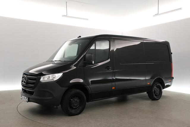 Mercedes-Benz SPRINTER 317 CDI 170PK L2H1 | Airco | Cruise | 3 Zits | Trekhaak | Camera | Carplay | Navi