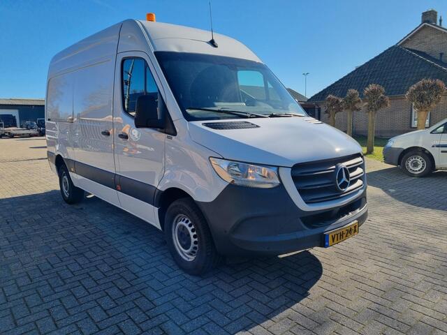 Mercedes-Benz SPRINTER 317 CDI Aut. L2 H2 Navi 3500kg Trekh