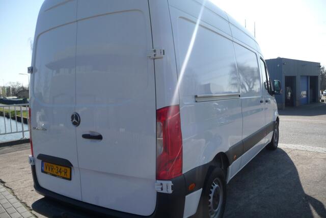Mercedes-Benz SPRINTER 215 1.9 CDI L2H2 FWD autm trekhaak, 2000kg, camera