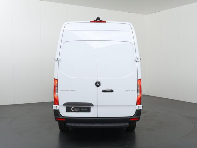 Mercedes-Benz SPRINTER 317 CDI | Aut. | L2 H2 | Pro | Navigatie | Spiegelpakket | Verwarmde Comfort Chauffeursstoel en Bijrijdersbank | Achterdeuren 270 Graden | Airco | Cruisecontrol | Dodehoekassistent | Parkeerpakket met Achteruitrijcamera | Certified |
