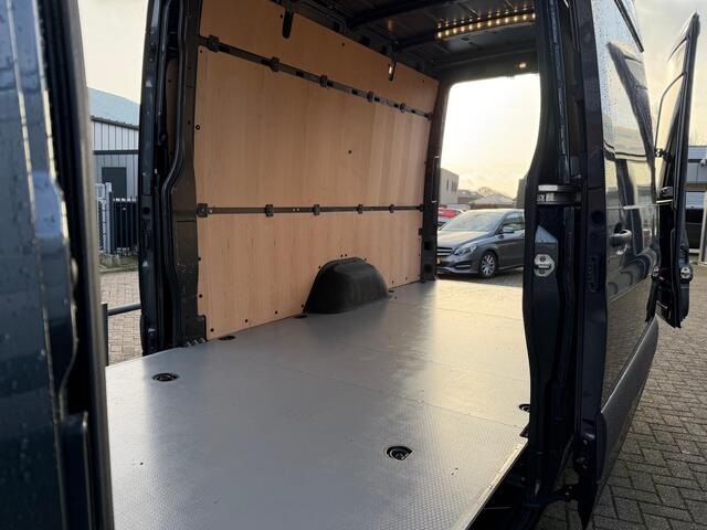 Mercedes-Benz SPRINTER 319 CDI L3H2 2x Schuifdeur | Aut. | Distronic | LED | Mbux | 2x Gev. Stoel