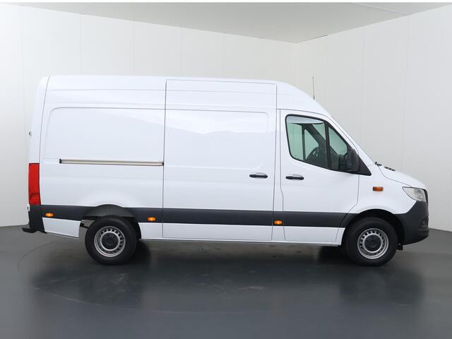Mercedes-Benz SPRINTER 317 CDI | Aut. | L2 H2 | Pro | | Navigatie | Spiegelpakket | Verwarmde Comfort Chauffeursstoel en Bijrijdersbank | Achterdeuren 270 Graden | Airco | Cruisecontrol | Dodehoekassistent | Parkeerpakket met Achteruitrijcamera | Certified |