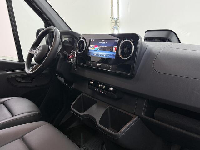 Mercedes-Benz SPRINTER 319 CDI 190 PK | L2 H2 | AUTOMAAT | PRO | LED | KUNSTLEDER ZWART BEKLEDING | CAMERA | BETIMMERDE LAADRUIMTE | CARPLAY EN ANDROID AUTO | CRUISE | AIRCO | 17" LICHTMETALEN VELGEN | LUCHTGEVEERDE BESTUURDERSSTOEL