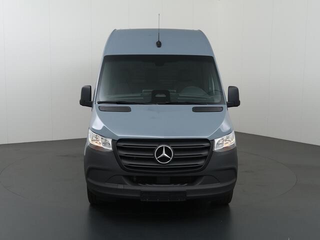 Mercedes-Benz SPRINTER 317 CDI | Aut. | L2 H2 | Pro | Verwarmde Chauffeursstoel | Bijrijdersbank | Spiegelpakket | Achteruitrijcamera | Airco | Cruisecontrol | Dodehoekassistent | 3500kg AHW | Certified |