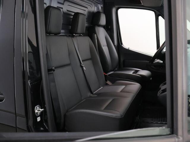 Mercedes-Benz SPRINTER 317 CDI | Aut. | L2 H2 | Pro | 3500 KG. Trekhaak | | 3 zits | Stoelverwarming | Achteruitrijcamera | Vloer en Wand betimmering | LM Velgen | Trekhaak | Climate Control | LED Koplampen | Certified