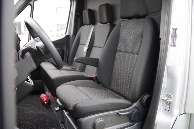 Mercedes-Benz SPRINTER 319 3.0 CDI V6 AUT. BAKWAGEN/LAADKLEP/ZIJDEUR, LED, CRUISE, CLIMA, DAB, NAVI BY APPLE CARPLAY, MEUBELBAK STAAT NIET ONLINE