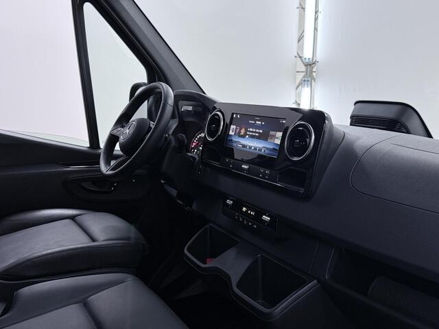 Mercedes-Benz SPRINTER 319 CDI 190 PK | L2 H2 | AUTOMAAT | PRO | LED | KUNSTLEDER ZWART BEKLEDING | CAMERA | BETIMMERDE LAADRUIMTE | CARPLAY EN ANDROID AUTO | CRUISE | AIRCO | 17" LICHTMETALEN VELGEN | LUCHTGEVEERDE BESTUURDERSSTOEL