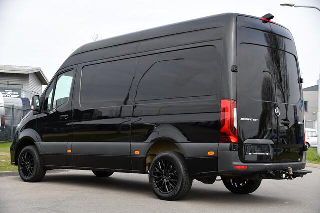 Mercedes-Benz SPRINTER 317 1.9 CDI L2H2 RWD AMG Black Edition Camera, Cruise, Carplay, LED, 170pk, Multimedia, Automaat, Trekhaak, 3 Zits, Uniek!