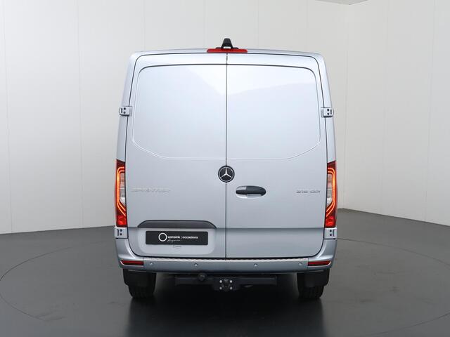 Mercedes-Benz SPRINTER 319 CDI L2 H1 | AUT. | Select | Distronic | 3500 KG Trekhaak | 17" Lichtmetalen Wielen | Navigatie | Parkeercamera | LED Koplampen | Certified