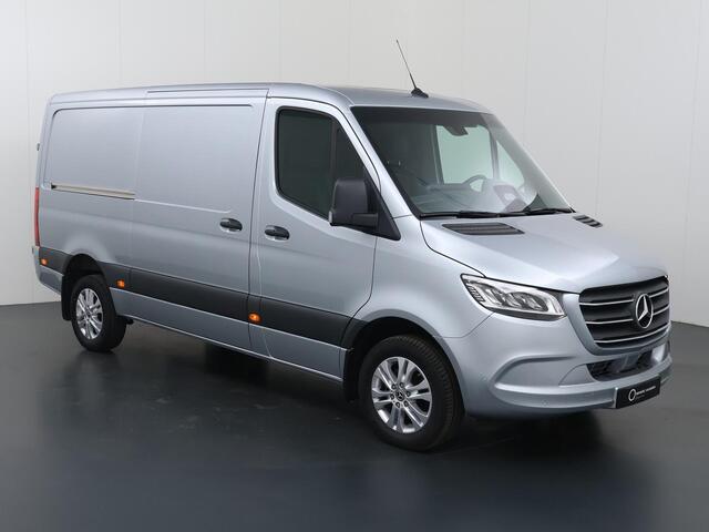 Mercedes-Benz SPRINTER 319 CDI L2 H1 | AUT. | Select | Distronic | 3500 KG Trekhaak | 17" Lichtmetalen Wielen | Navigatie | Parkeercamera | LED Koplampen | Certified