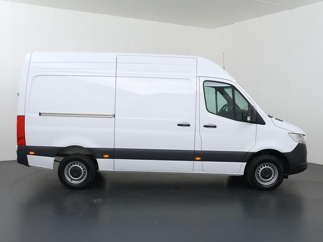 Mercedes-Benz SPRINTER 317 CDI | Aut. | L2 H2 | Pro | 3 zits | Achteruitrijcamera | 3.500 kg Trekgewicht | Vloer en Wand Betimmering | Certified