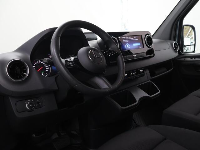 Mercedes-Benz SPRINTER 317 CDI L2 H1 | AUT. | PRO | CARPLAY | ANDROID AUTO | CAMERA | AIRCO | CRUISE CONTROL | 3500 KG TREKHAAK | BETIMMERDE LAADRUIMTE | RWD | 3-ZITS | CERTIFIED