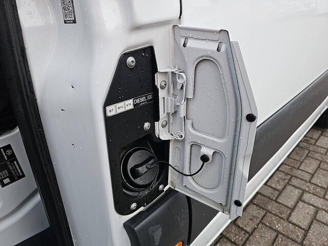 Mercedes-Benz SPRINTER 317 1.9 CDI L2H2 RWD