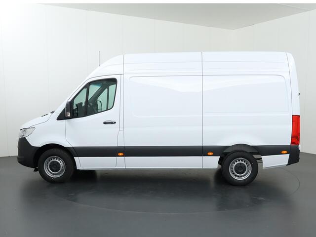 Mercedes-Benz SPRINTER 317 CDI | L2 H2 | Aut. | RWD | PRO | BPM VRIJ! | 3500 KG AHW | CARPLAY | ANDROID AUTO | 3-ZITS | CRUISE | CAMERA | AIRCO | SPOORASSISTENT | DODEHOEKDETECTIE |