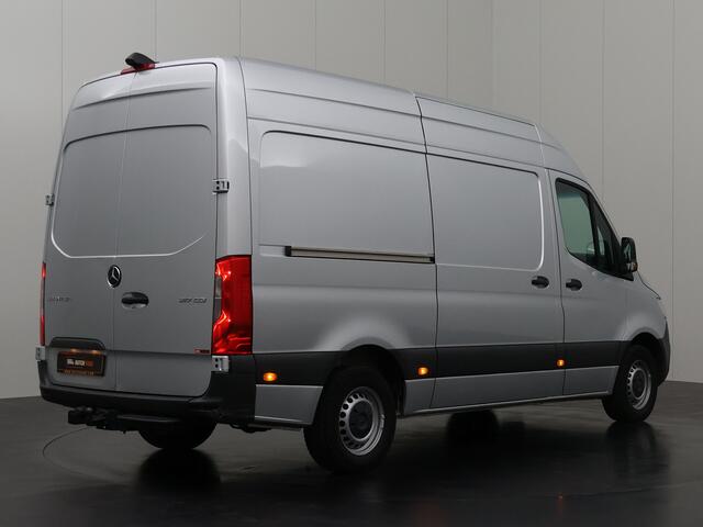 Mercedes-Benz SPRINTER 317CDi Automaat L2H2 | 3500Kg Trekhaak | Navigatie | Camera | Airco | Cruise | 3-Zits |