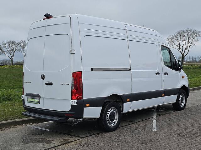 Mercedes-Benz SPRINTER 317 L2H2 RWD Cruise control, Airco, Navi, Camera, Laneassist, Automaat, Mbux10, 170 Pk!