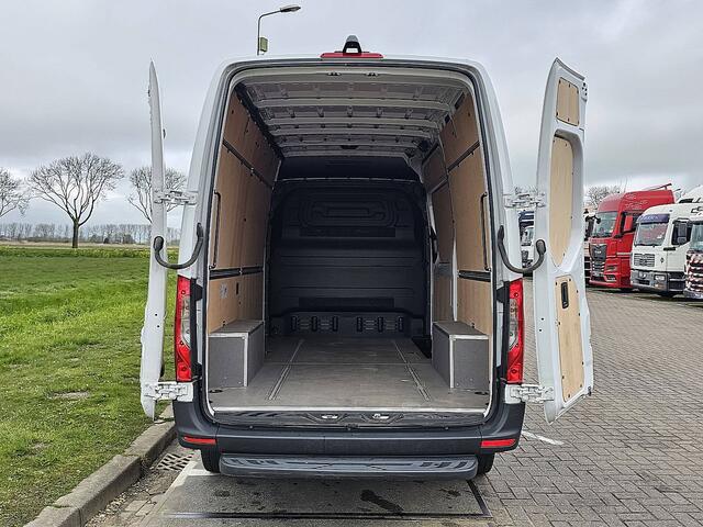 Mercedes-Benz SPRINTER 317 L2H2 RWD Cruise control, Airco, Navi, Camera, Laneassist, Automaat, Mbux10, 170 Pk!