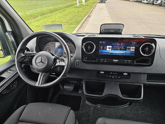 Mercedes-Benz SPRINTER 317 L2H2 RWD Cruise control, Airco, Navi, Camera, Laneassist, Automaat, Mbux10, 170 Pk!