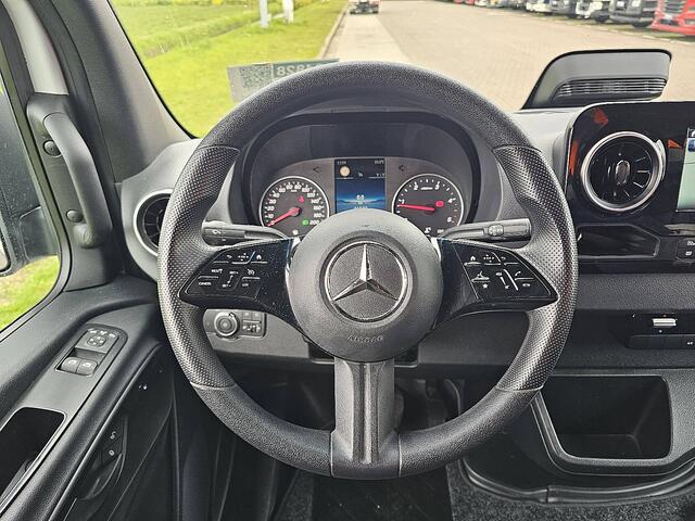 Mercedes-Benz SPRINTER 317 L2H2 RWD Cruise control, Airco, Navi, Camera, Laneassist, Automaat, Mbux10, 170 Pk!