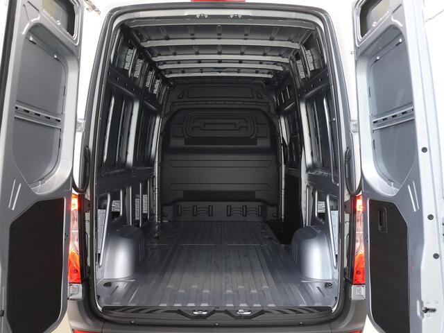 Mercedes-Benz SPRINTER 317 CDI L2 H2 RWD PRO | Smartphone integratie pakket | 10.25" MBUX Systeem | Achteruitrijcamera | 3500 KG Trekgewicht |