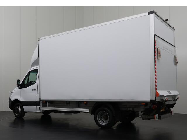 Mercedes-Benz SPRINTER Automaat Dubbellucht Bakwagen | Laadklep | 2.38 Hoog | Dakspoiler | Zijdeur |