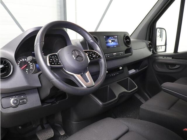 Mercedes-Benz SPRINTER 315 CDI Automaat L2H2 PRO Airco MBUX Navigatie Adaptive Cruise Control Leder PDC VA + Camera Trekhaak 3500kg Comfortstoel