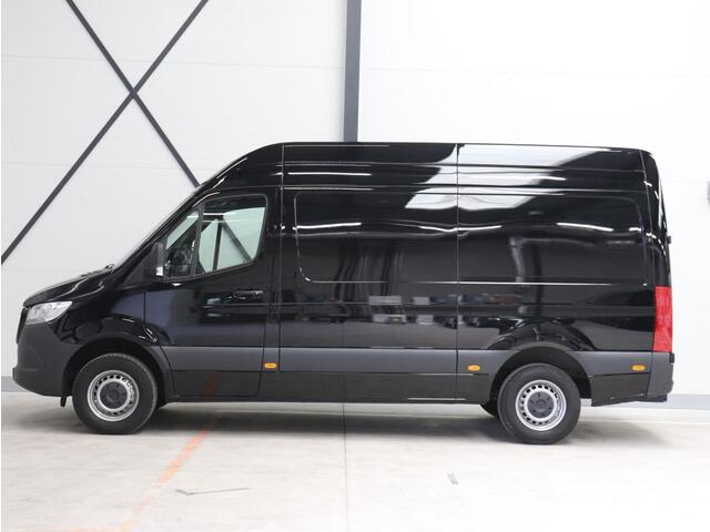 Mercedes-Benz SPRINTER 315 CDI Automaat L2H2 PRO Airco MBUX Navigatie Adaptive Cruise Control Leder PDC VA + Camera Trekhaak 3500kg Comfortstoel