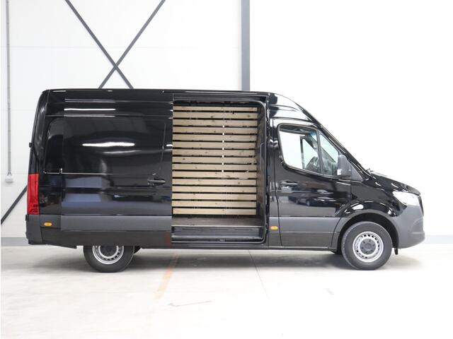 Mercedes-Benz SPRINTER 315 CDI Automaat L2H2 PRO Airco MBUX Navigatie Adaptive Cruise Control Leder PDC VA + Camera Trekhaak 3500kg Comfortstoel