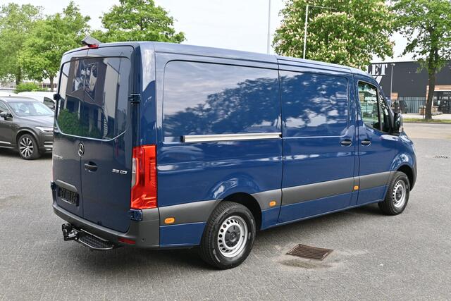 Mercedes-Benz SPRINTER 315 CDI L2H1 RWD MBUX met camera en parkeerpakket, Trekhaak, Etc.