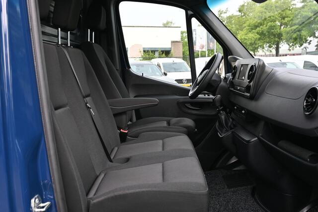 Mercedes-Benz SPRINTER 315 CDI L2H1 RWD MBUX met camera en parkeerpakket, Trekhaak, Etc.