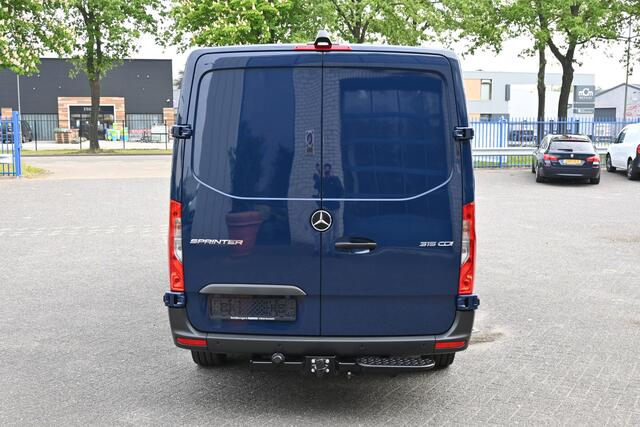 Mercedes-Benz SPRINTER 315 CDI L2H1 RWD MBUX met camera en parkeerpakket, Trekhaak, Etc.