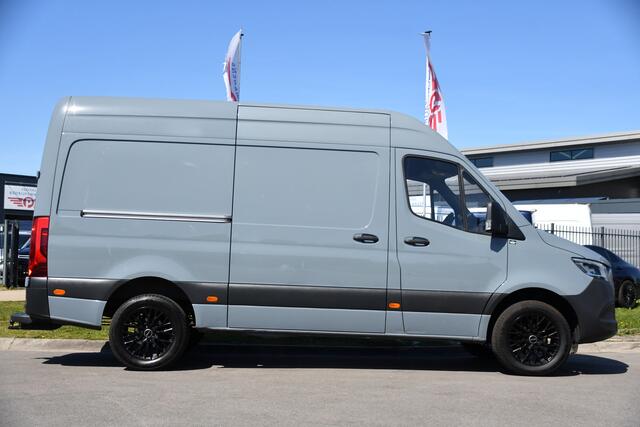 Mercedes-Benz SPRINTER 319 3.0 CDI L2H2 PB Edition Camera, Cruise, Carplay, LED, 190pk, Mbux 7'', Trekhaak, Sensoren, Geveerde stoel, Automaat, Uniek!