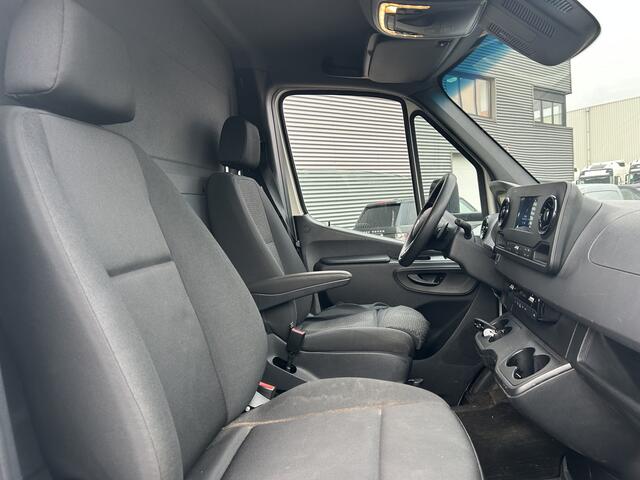 Mercedes-Benz SPRINTER 517 1.9 CDI Euro 6 E / 143 dkm / Box / Loadlift / APK TUV 03-27