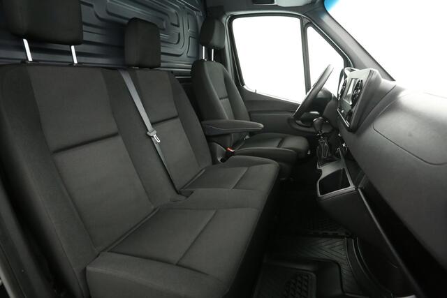Mercedes-Benz SPRINTER 314 CDI 143PK L2H2 | Airco | Camera | Cruise | 3 Zits | Trekhaak | Carplay