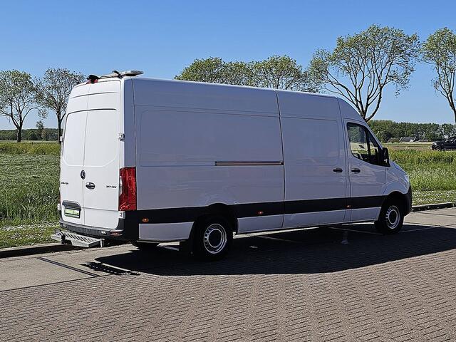 Mercedes-Benz SPRINTER 317 L3H2 3.5T Trekhaak Mbux Camera 170Pk Euro6 Airco! L3H2 3.5T-AHG Mbux Camera 170Pk Euro6 Airco!