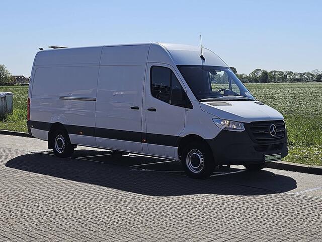 Mercedes-Benz SPRINTER 317 L3H2 3.5T Trekhaak Mbux Camera 170Pk Euro6 Airco! L3H2 3.5T-AHG Mbux Camera 170Pk Euro6 Airco!