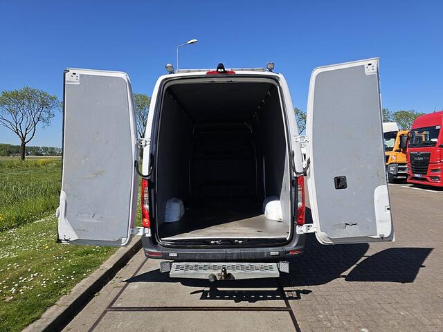 Mercedes-Benz SPRINTER 317 L3H2 3.5T Trekhaak Mbux Camera 170Pk Euro6 Airco! L3H2 3.5T-AHG Mbux Camera 170Pk Euro6 Airco!