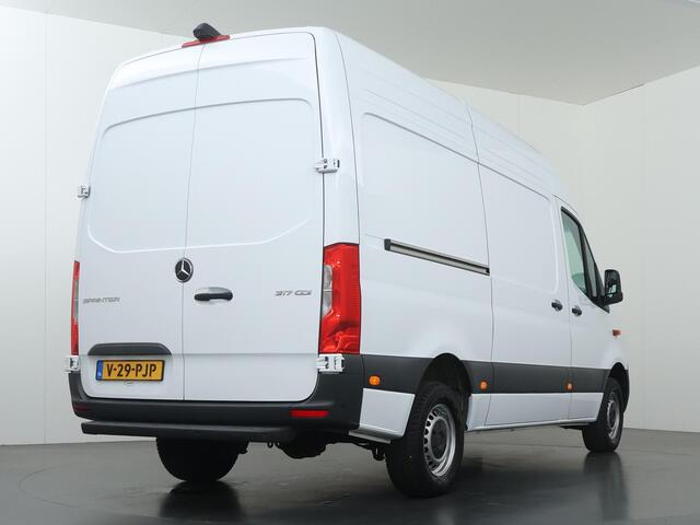 Mercedes-Benz SPRINTER 317 CDI | AUT. | L2 H2 | PRO | STOELVERWARMING | PARKEERCAMERA | NAVIGATIE | 3-ZITS | BETIMMERING | LED KOPLAMPEN | CRUISE CONTROL | CERTIFIED