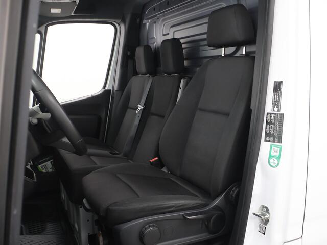 Mercedes-Benz SPRINTER 317 CDI | AUT. | L2 H2 | PRO | STOELVERWARMING | PARKEERCAMERA | NAVIGATIE | 3-ZITS | BETIMMERING | LED KOPLAMPEN | CRUISE CONTROL | CERTIFIED