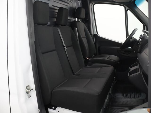 Mercedes-Benz SPRINTER 317 CDI | AUT. | L2 H2 | PRO | STOELVERWARMING | PARKEERCAMERA | NAVIGATIE | 3-ZITS | BETIMMERING | LED KOPLAMPEN | CRUISE CONTROL | CERTIFIED