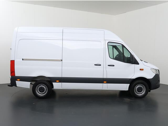 Mercedes-Benz SPRINTER 317 CDI | L2 H2 | PRO | AUT. | 170 PK | W73 BREDE ACHTEROPSTAP | LAADRUIMTE PAKKET | AIRCO | CRUISE CONTROL | ACHTERUITRIJCAMERA | 3-ZITS | MULTIFUNCTIONEEL STUURWIEL | CERTIFIED