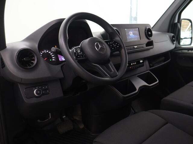 Mercedes-Benz SPRINTER 317 CDI | L2 H2 | PRO | AUT. | 170 PK | W73 BREDE ACHTEROPSTAP | LAADRUIMTE PAKKET | AIRCO | CRUISE CONTROL | ACHTERUITRIJCAMERA | 3-ZITS | MULTIFUNCTIONEEL STUURWIEL | CERTIFIED